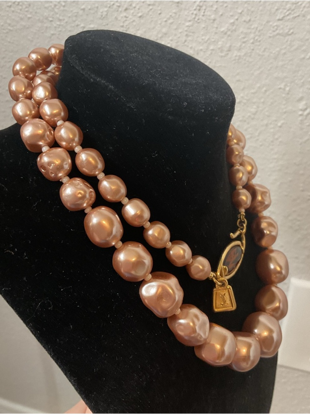 Vintage YSL Yves Saint Laurent Champagne Faux Pearl Graduated Bead Necklace 29” - Picture 4 of 14